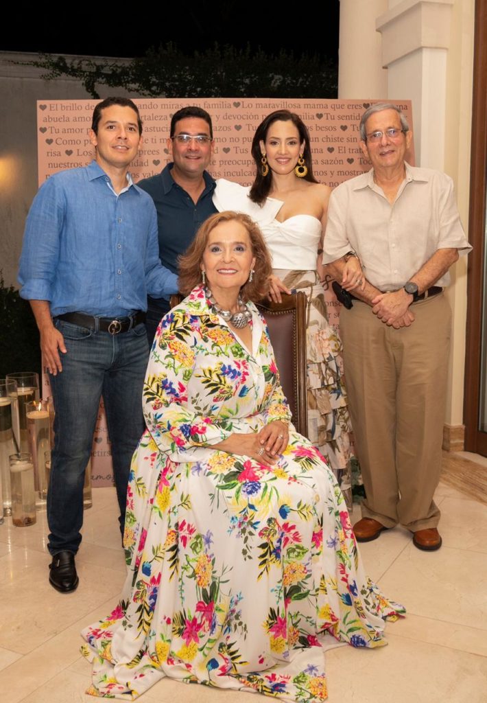 Lourdes Peña de Guillén 