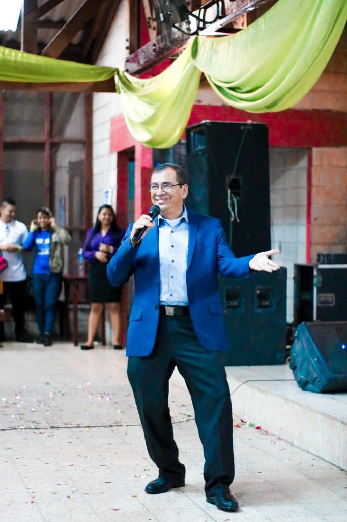 apóstol René Gonzales