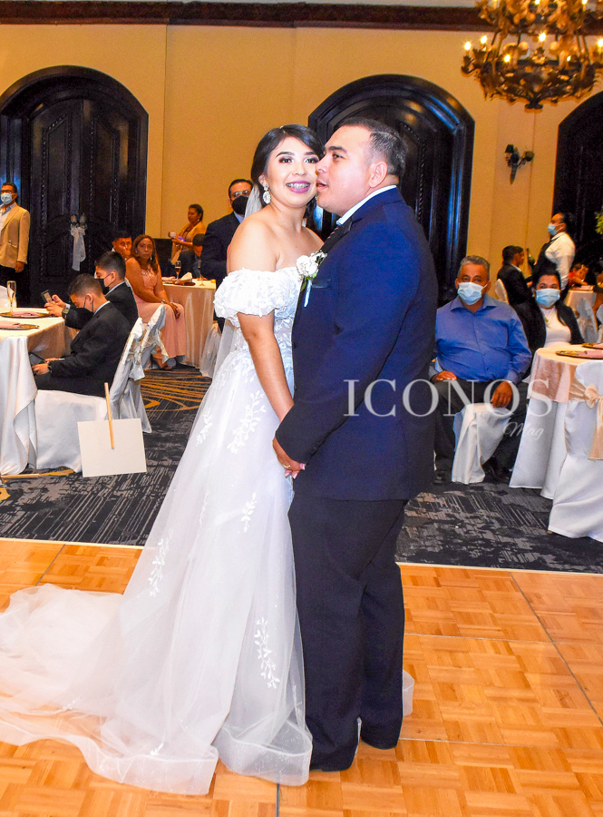 Larissa Maldonado y Betuel Ramos 