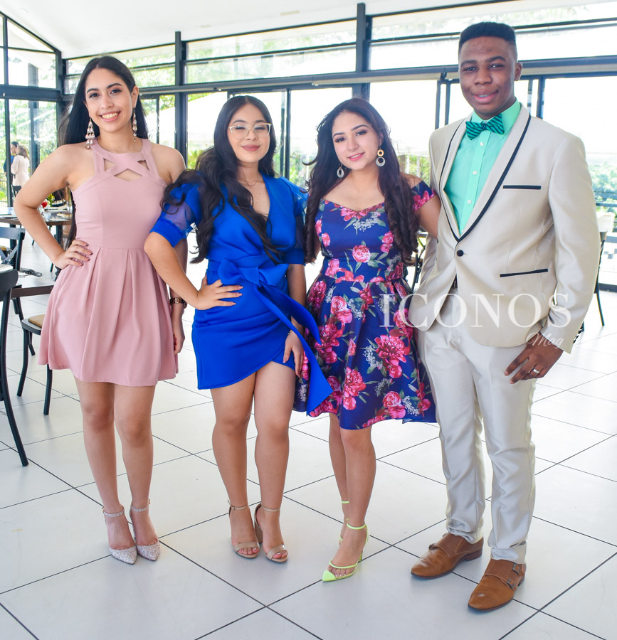 El desayuno Seniors 2021 Metropolitan School Tegucigalpa