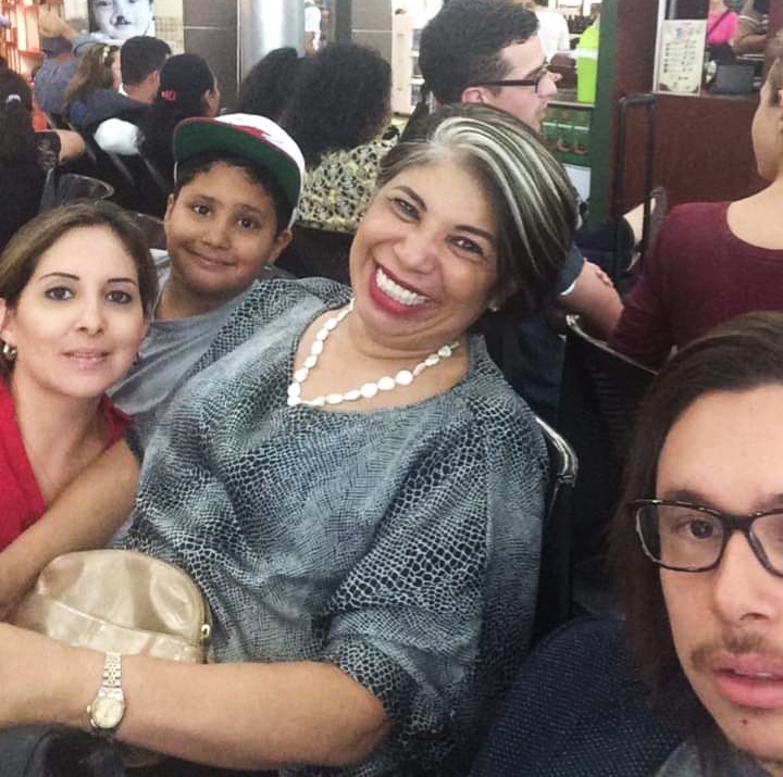 Yolanda Chávez sala de belleza Yolanda's