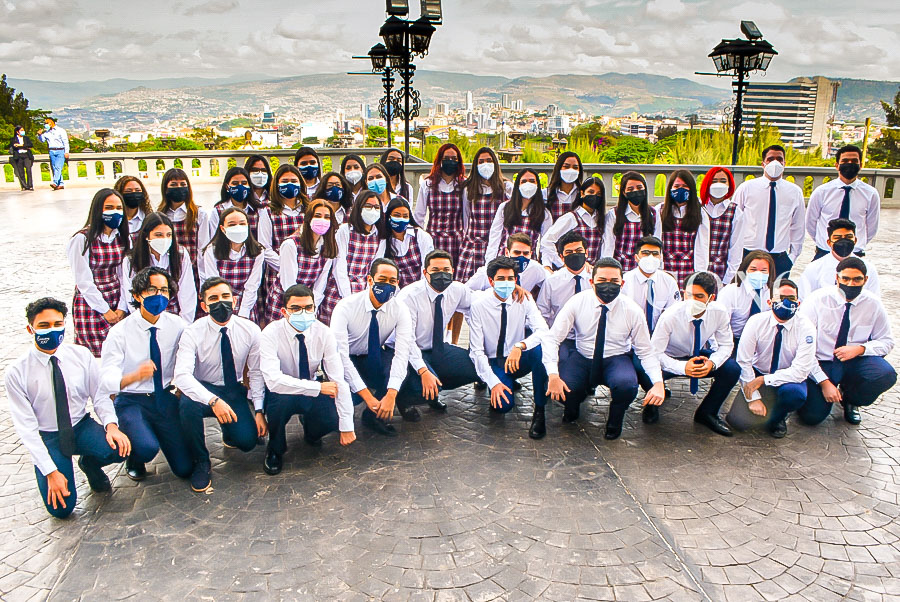 Misa Seniors 2021 Macris School Tegucigalpa