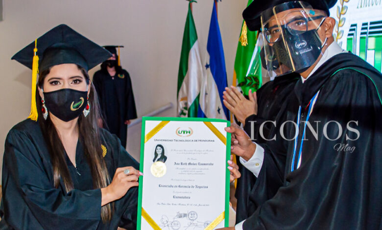 UTH graduación 2021