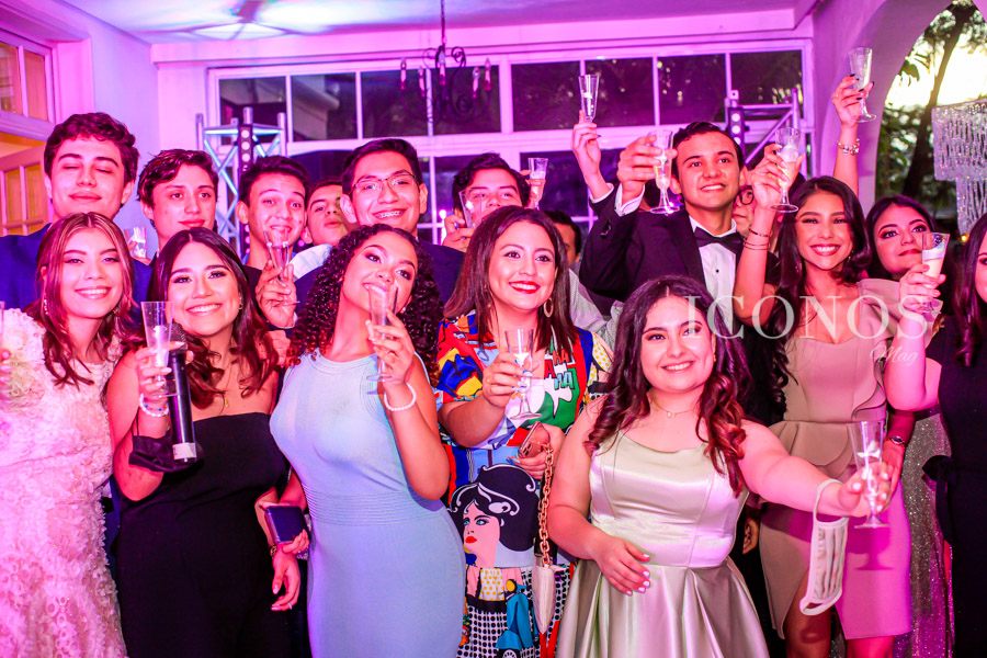 Fiesta graduación Seniors 2021 academia Los Pinares Tegucigalpa