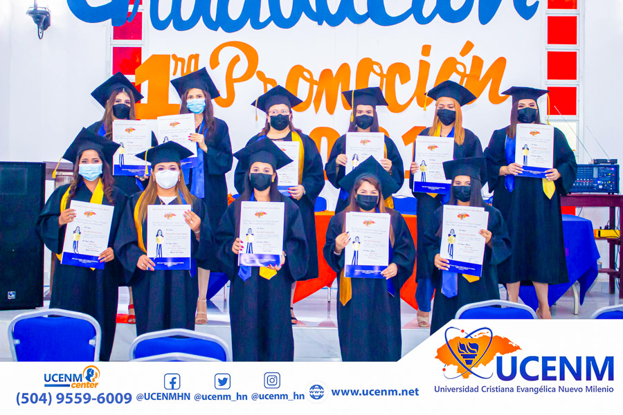 graduación primera promoción 2021 UCENM