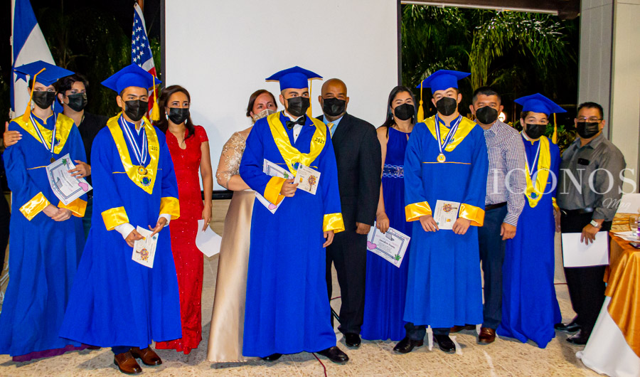 Graduación Seniors 2021 Golden Legacy School