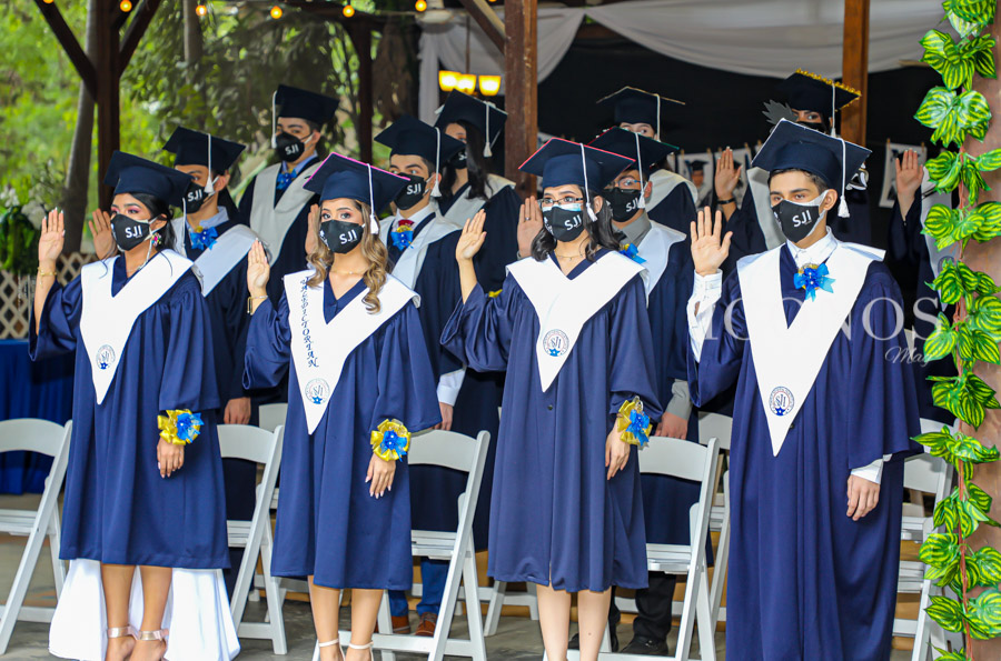 Graduación Seniors 2021 Saint Joseph Institute