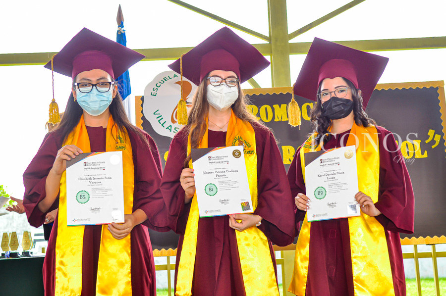 Graduación Seniors 2021 escuela Villas del Campo-21