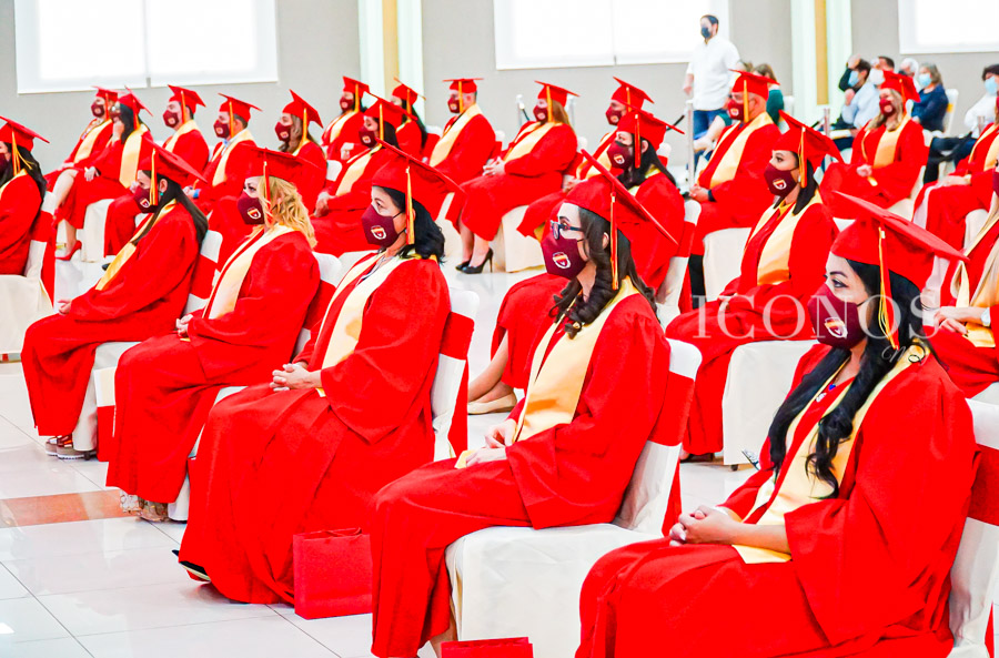 graduación UTH Florida 2021