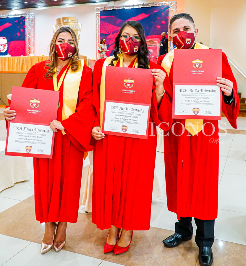 graduación UTH Florida 2021