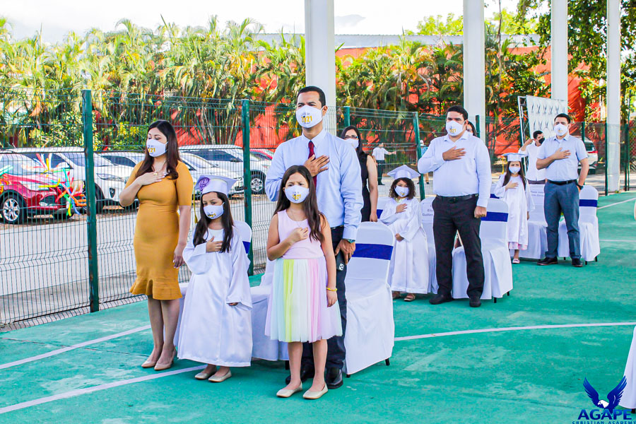 Graduación preescolar Agape Christian