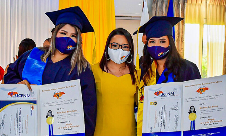graduación primera promoción 2021 UCENM
