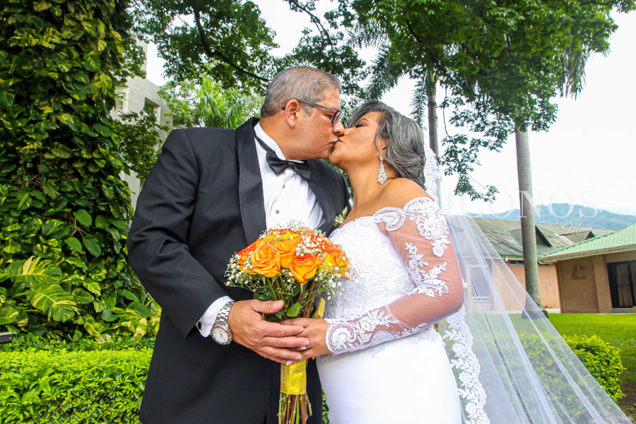 Norma Echeverria y Fernando Cordón