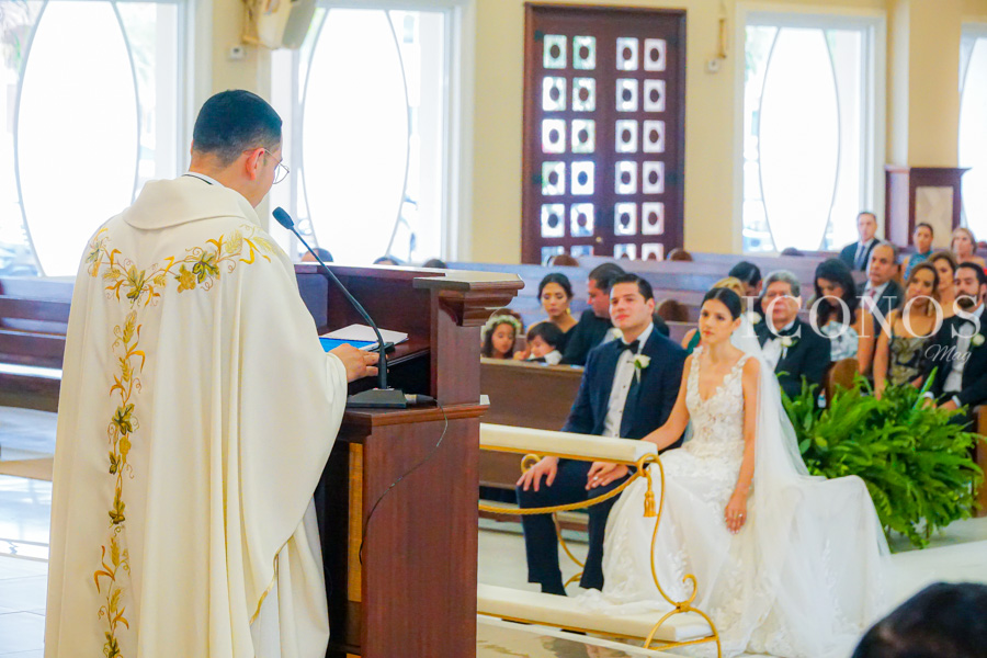 boda religiosa de Adriana Bendaña y Daniel Sarmiento