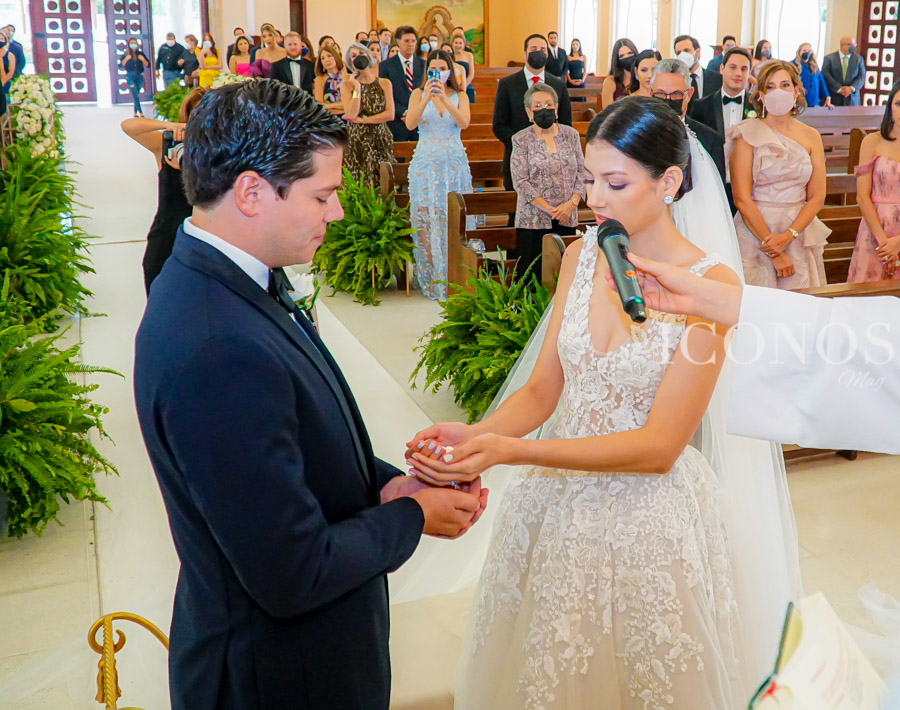 boda religiosa de Adriana Bendaña y Daniel Sarmiento