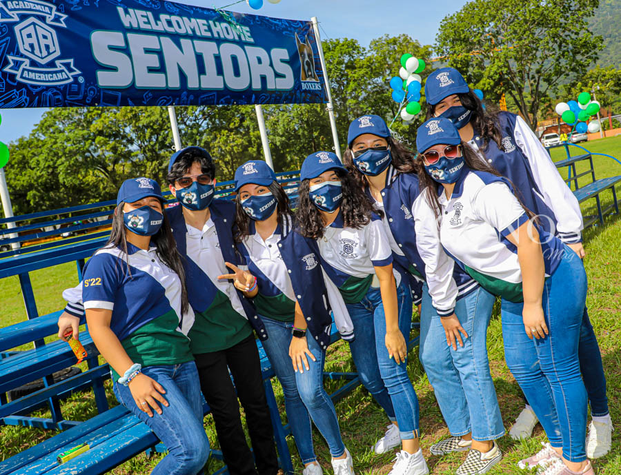 The entrance Seniors AA 2022 by Academia Americana