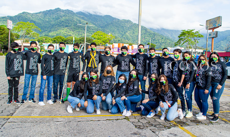 Seniors Entrance VdS 2022 by escuela Valle de Sula