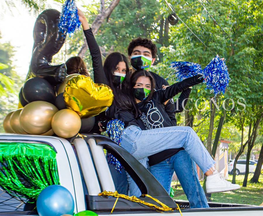 Seniors Entrance VdS 2022 by escuela Valle de Sula