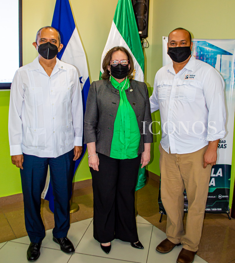 Firma de convenio UTH y Serve Hope International