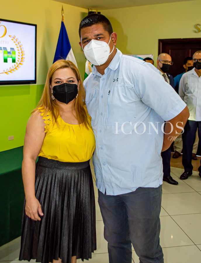 Firma de convenio UTH y Serve Hope International