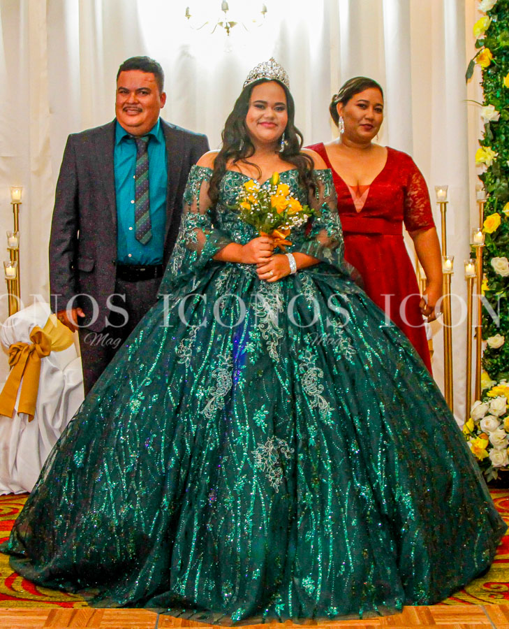 quince años Angie Gisela Cruz Menocal