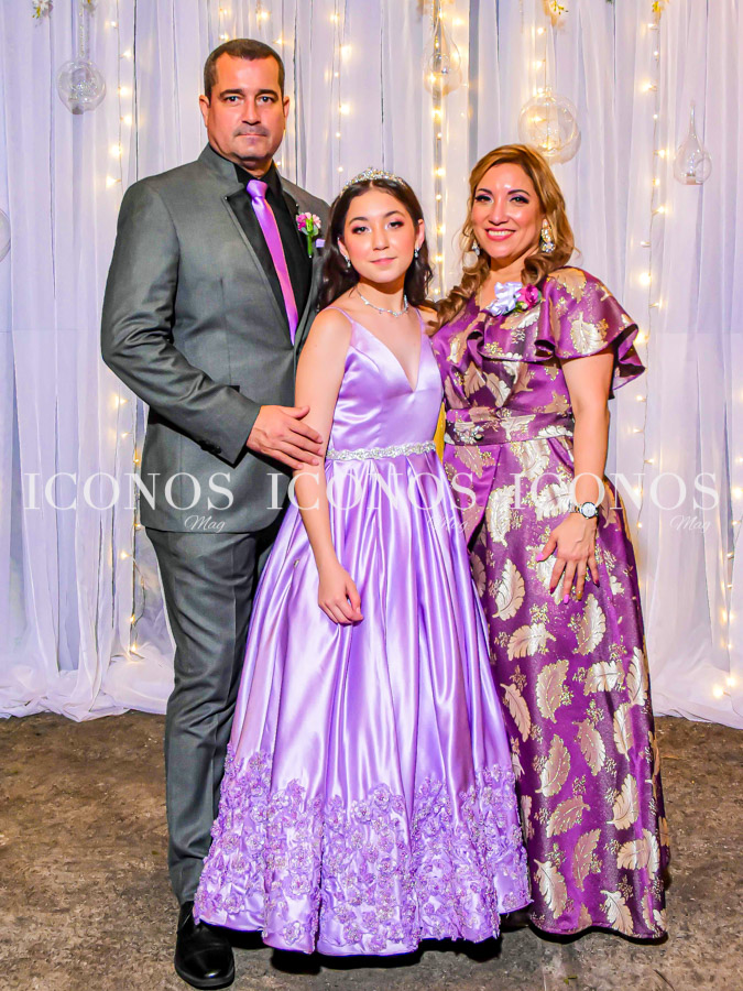 Quince años Nicole Alexandra Eskelsen