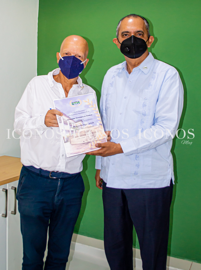 UTH Honduras recibe a embajador de Chile