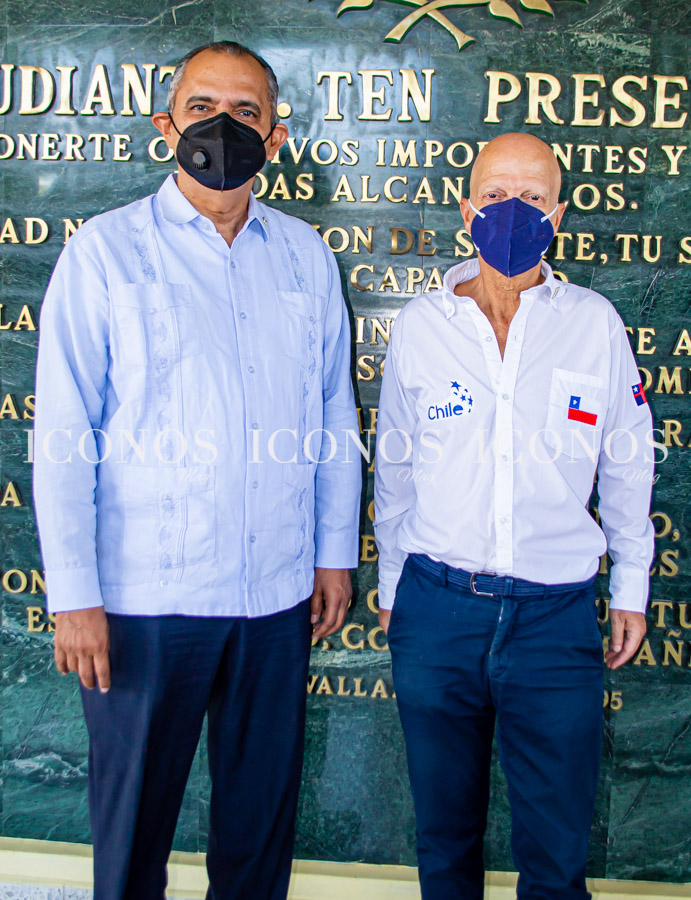 UTH Honduras recibe a embajador de Chile