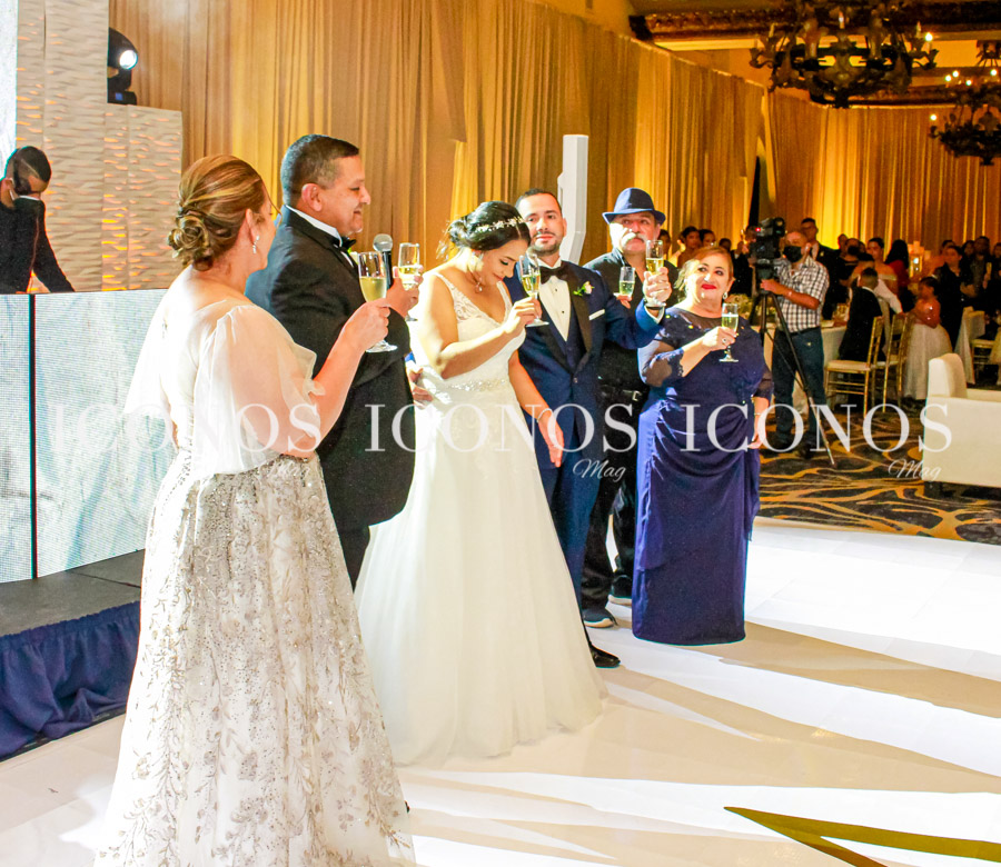 Melissa Cano Y Jorge Fernando Mart nez Se Casan En Honduras
