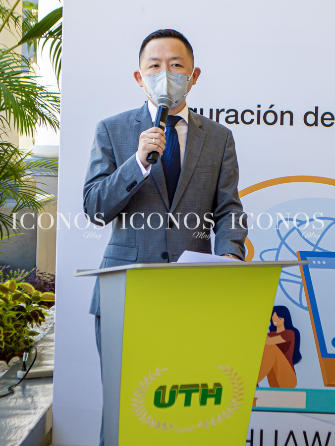 Inauguración laboratorio TIC Huawei y UTH
