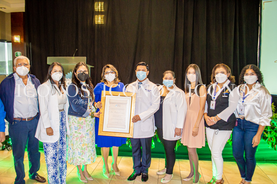 reconocimiento del doctor Roberto Cosenza