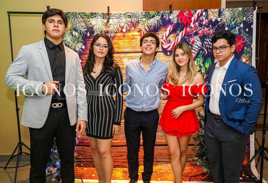 Fiesta navideña Seniors 2022 escuela episcopal El Buen Pastor