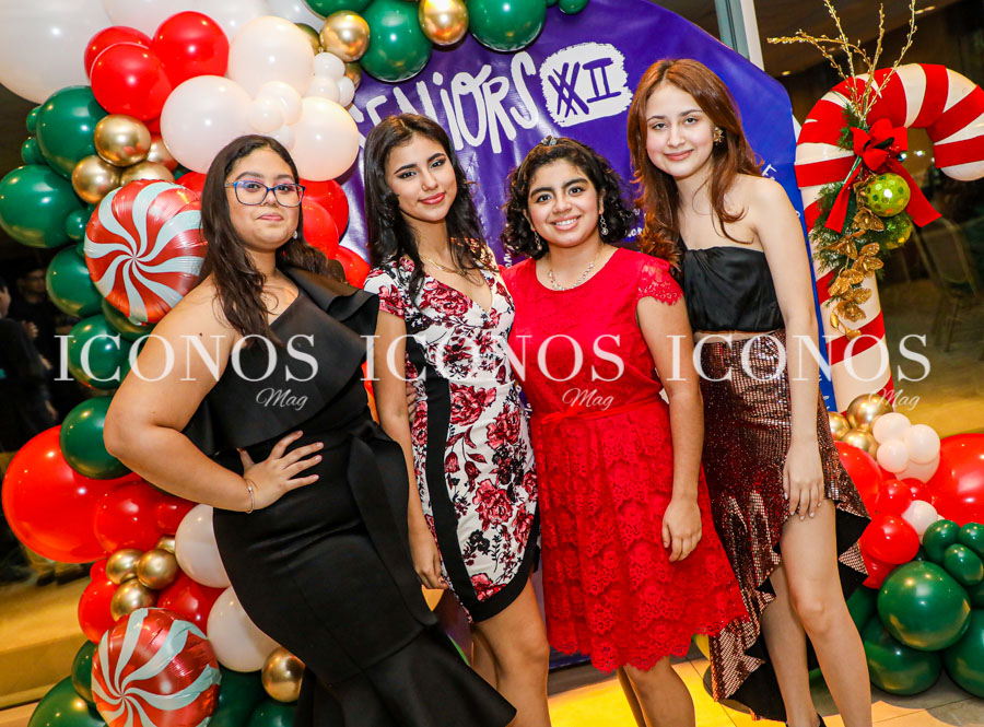Fiesta navideña Seniors 2022 escuela episcopal El Buen Pastor