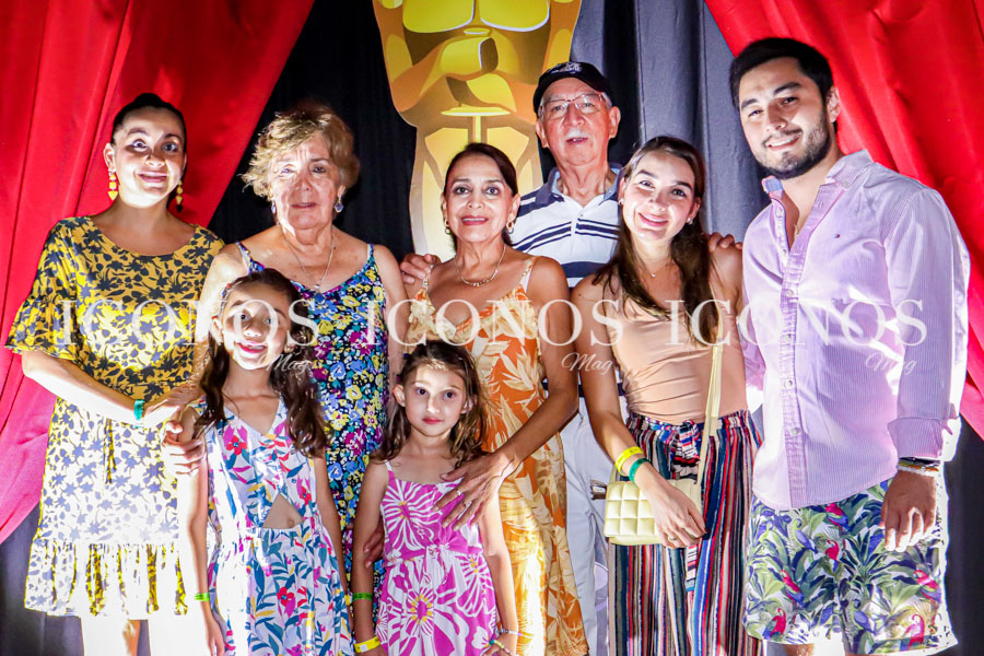 Happy New Year party 2022 by Paradise Beach Resort Roatán 