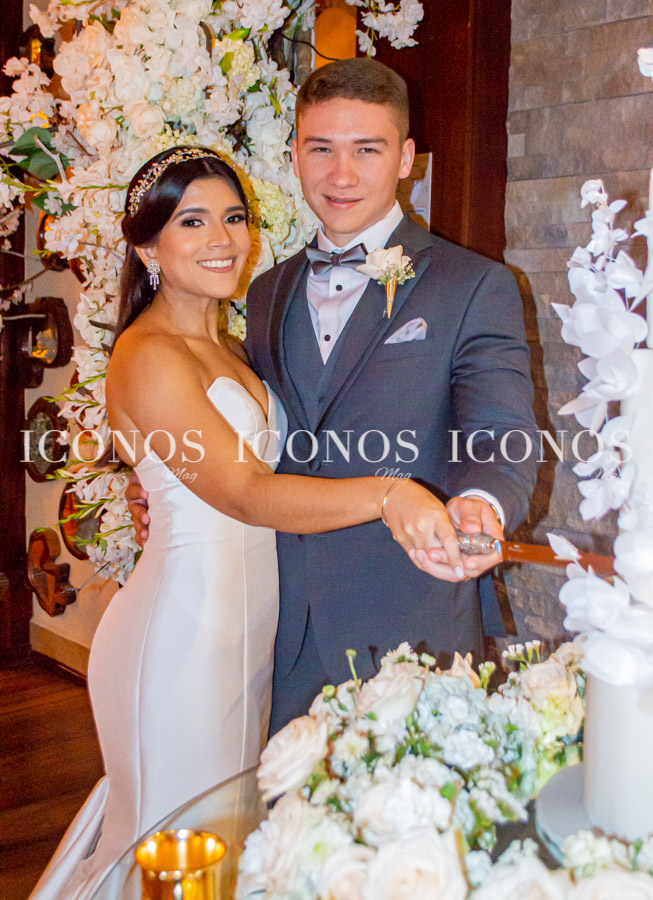 Boda civil Daniela Chavez y William Roy Dox