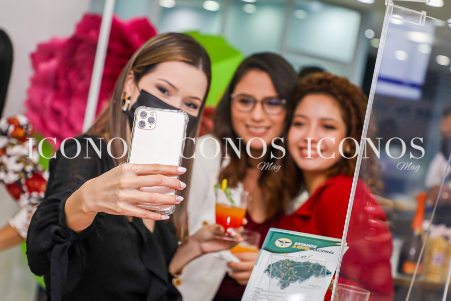 Dia de la mujer 2022 by Cofisa