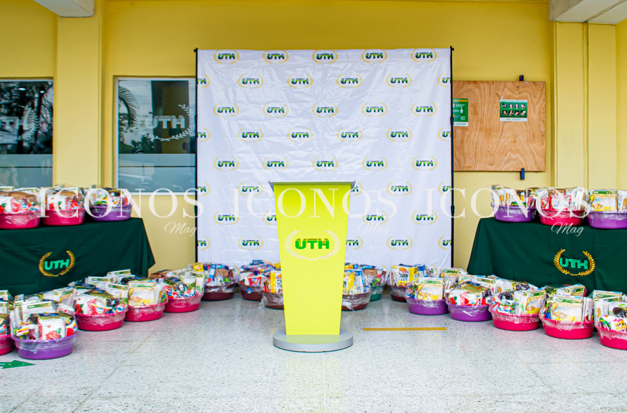 Entrega de canastas UTH Policía Nacional