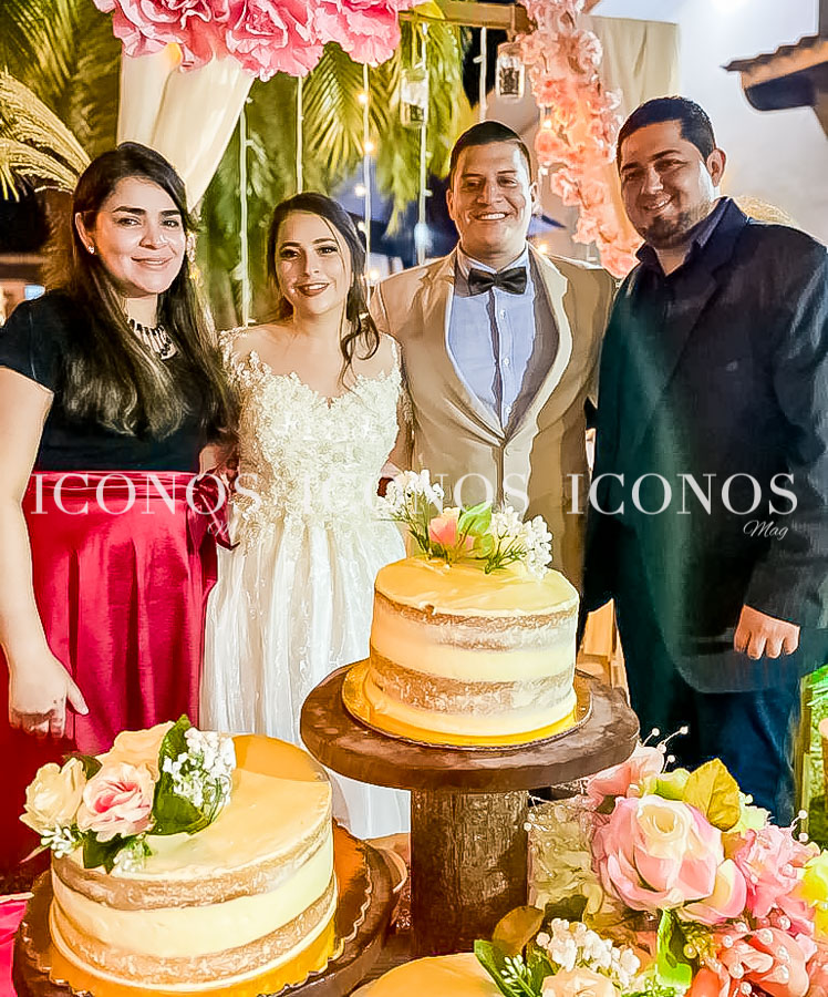 Daniela De La O y Kevin Alfaro