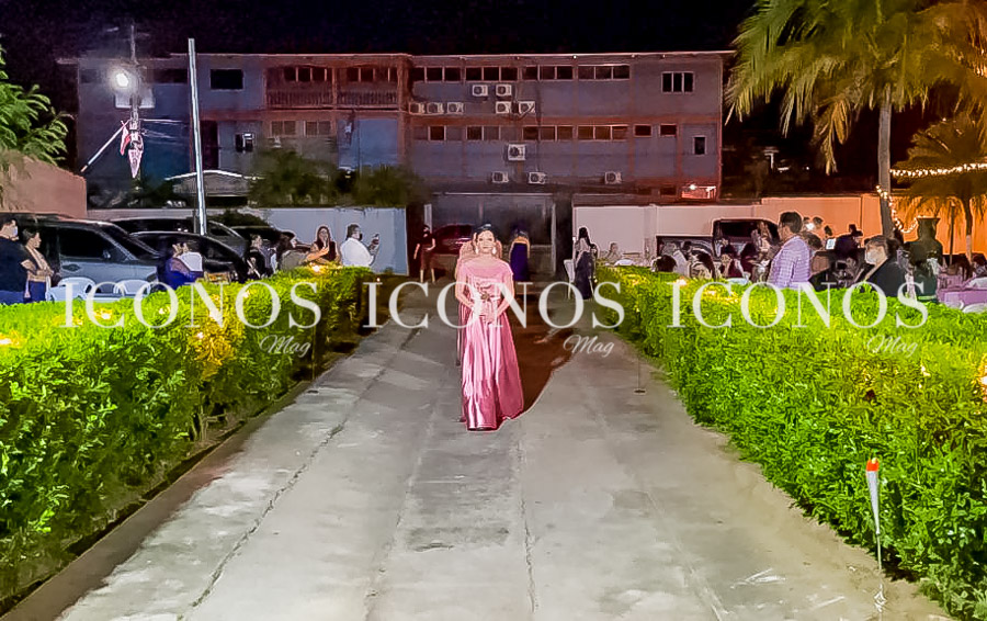 Daniela De La O y Kevin Alfaro