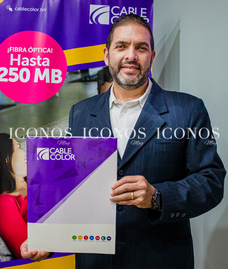 Ginih app y Cable Color