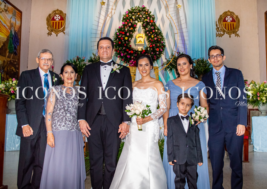 ceremonia catolica Gabriela Flores y Rogelio Suazo