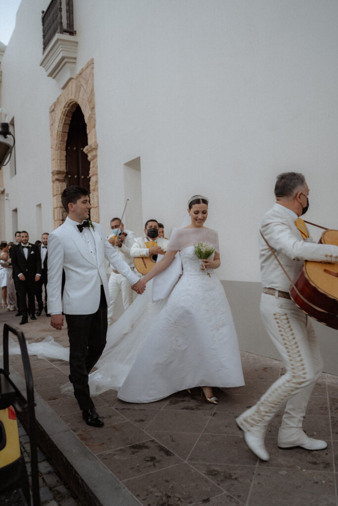  Paola Carolina María y Lloyd Santiago Rodrigues