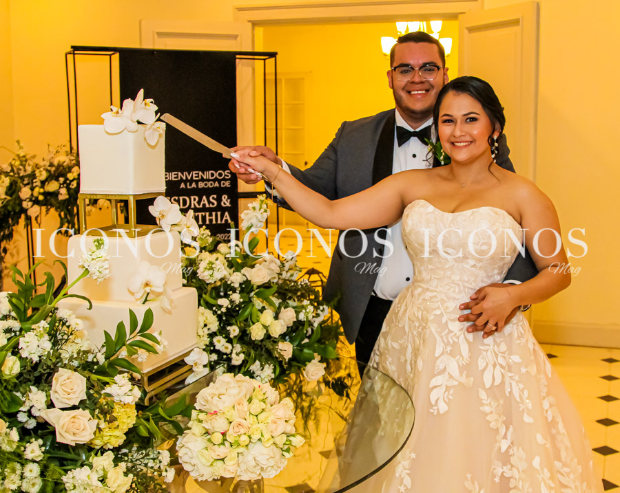 Cynthia Castro y Esdras Durón