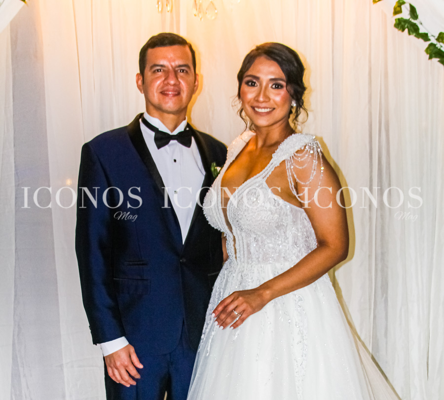 Verónica Eunice Cruz y Allan Gabarrete