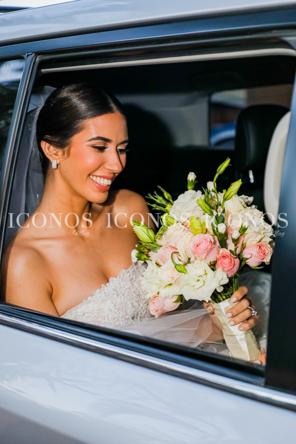 Ceremonia catolica boda Angie Andonie y Constantino Pineda