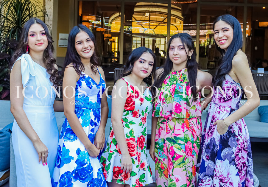 Entrance Seniors 2022 England School Tegucigalpa