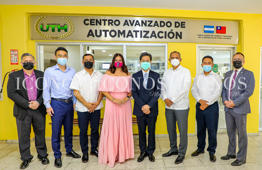 donativo equipo tecnológico China Taiwan a UTH