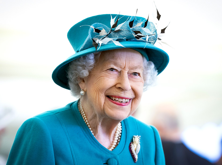La reina Isabel II bajo supervisión médica