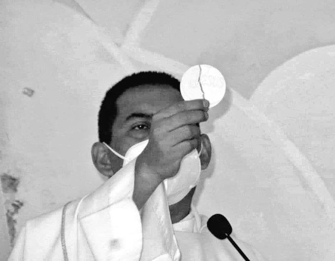 padre Enrique Vásquez Calix