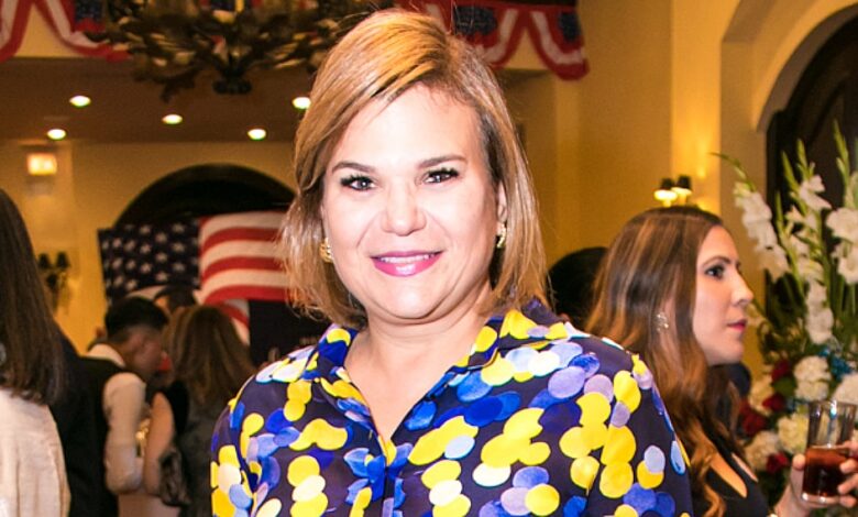 Aline Flores es elegida presidenta de la FET